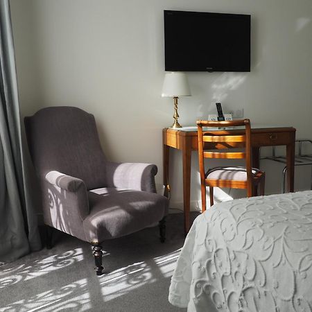 Logis Hotel Royal Saint-Mart Royat Bagian luar foto