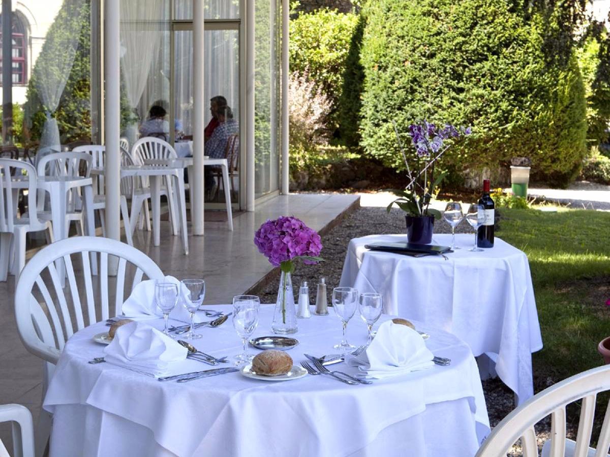 Logis Hotel Royal Saint-Mart Royat Bagian luar foto