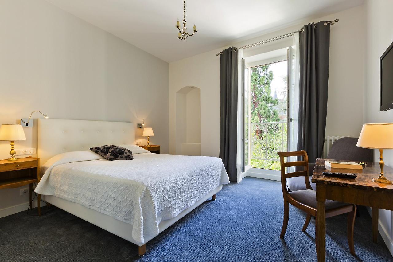 Logis Hotel Royal Saint-Mart Royat Bagian luar foto