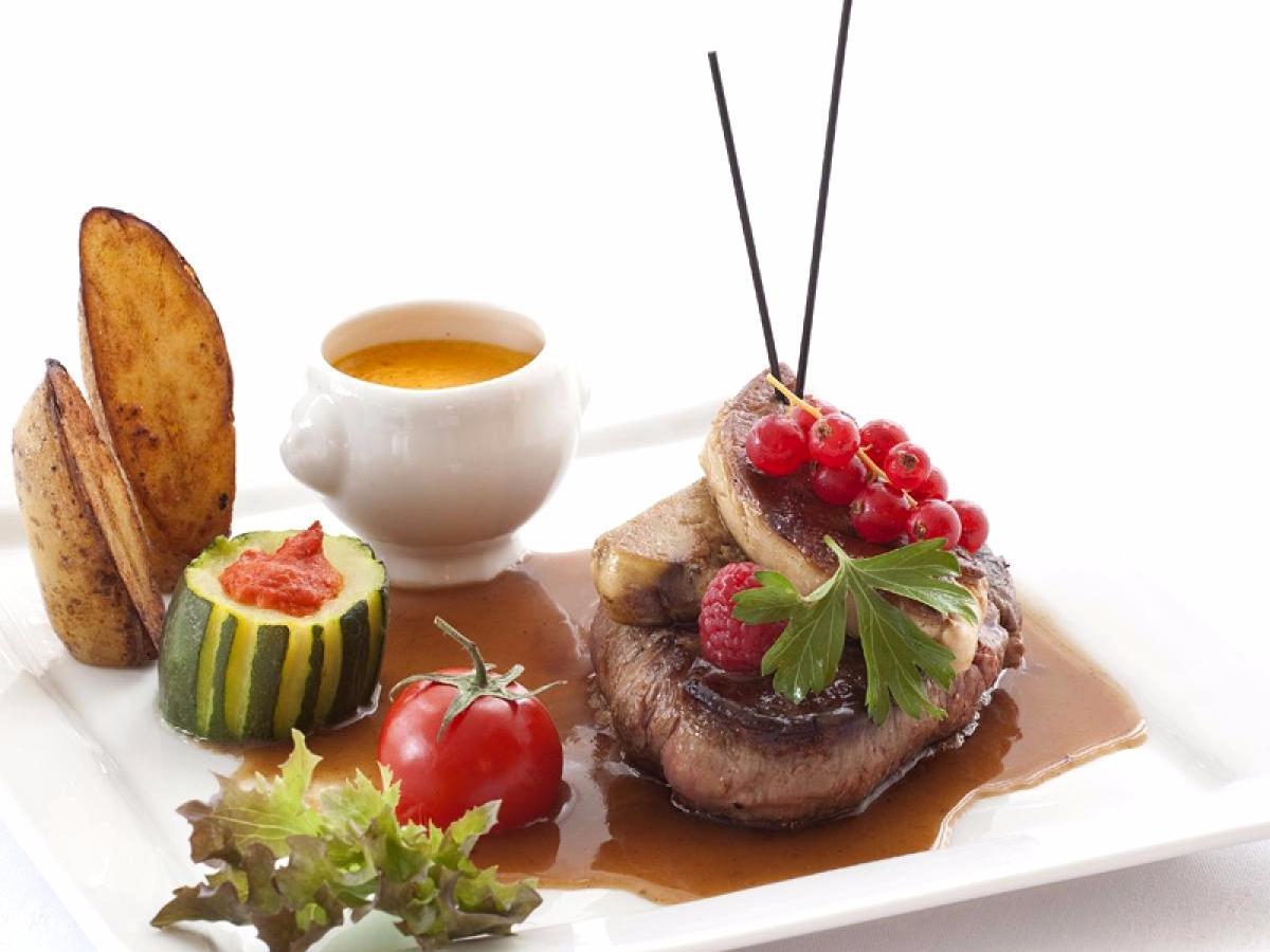 Logis Hotel Royal Saint-Mart Royat Bagian luar foto