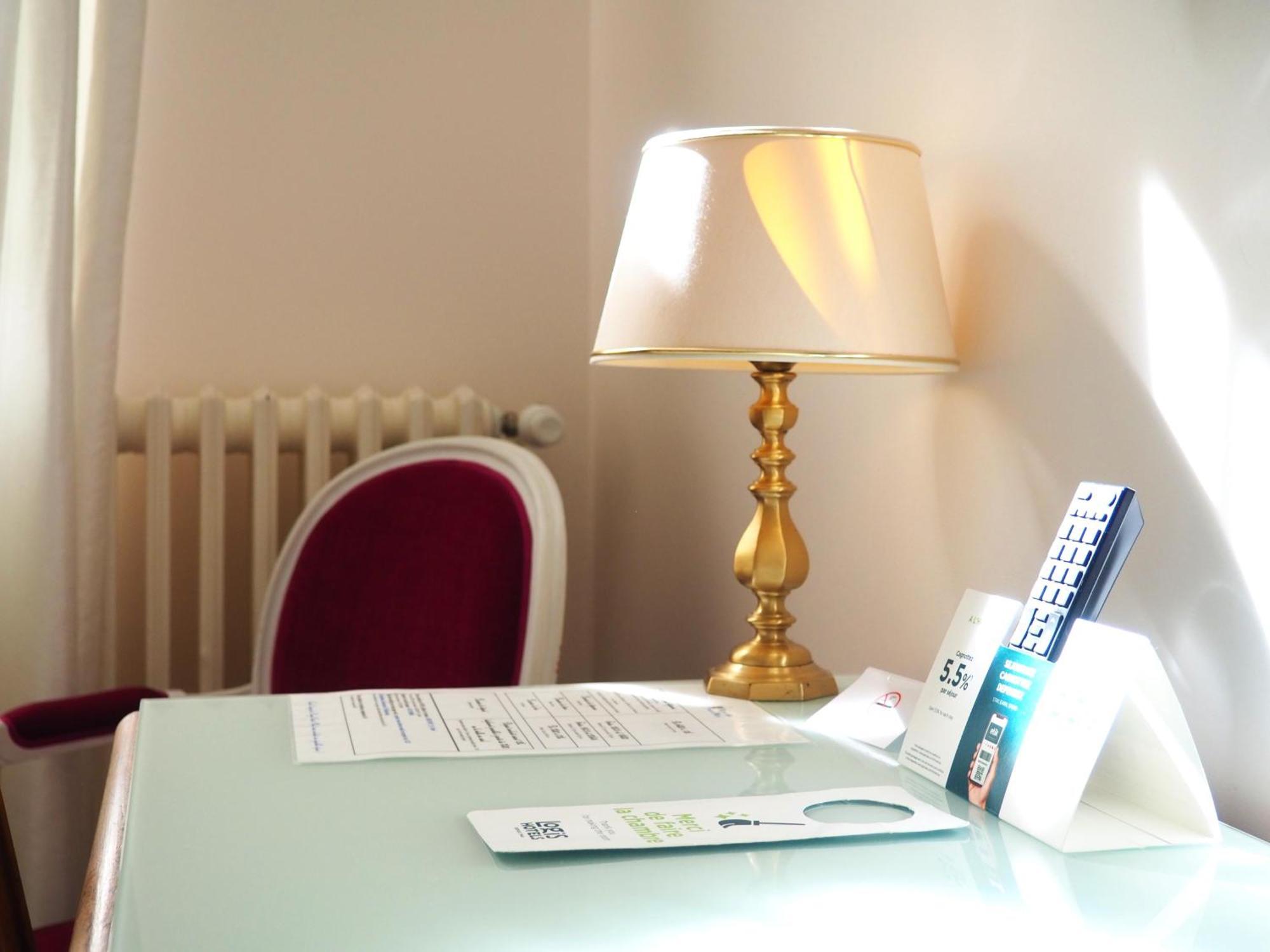 Logis Hotel Royal Saint-Mart Royat Bagian luar foto