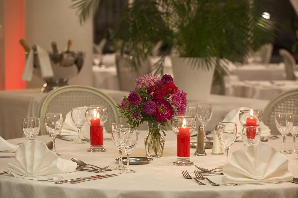 Logis Hotel Royal Saint-Mart Royat Bagian luar foto