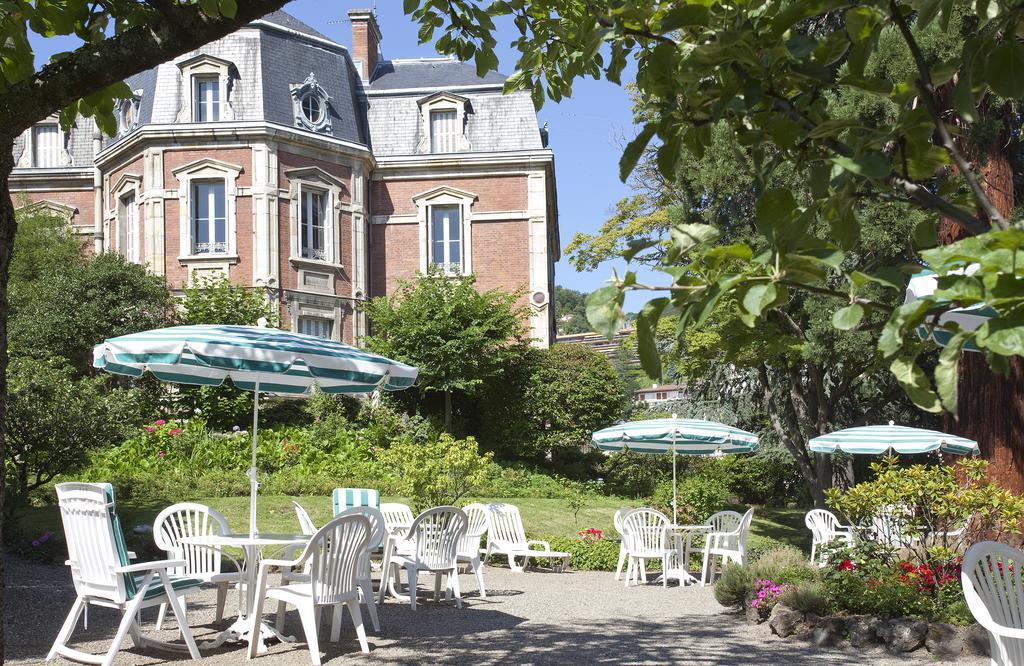 Logis Hotel Royal Saint-Mart Royat Bagian luar foto