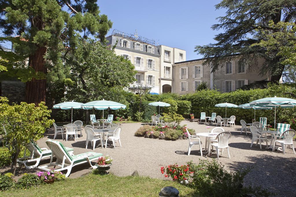 Logis Hotel Royal Saint-Mart Royat Bagian luar foto