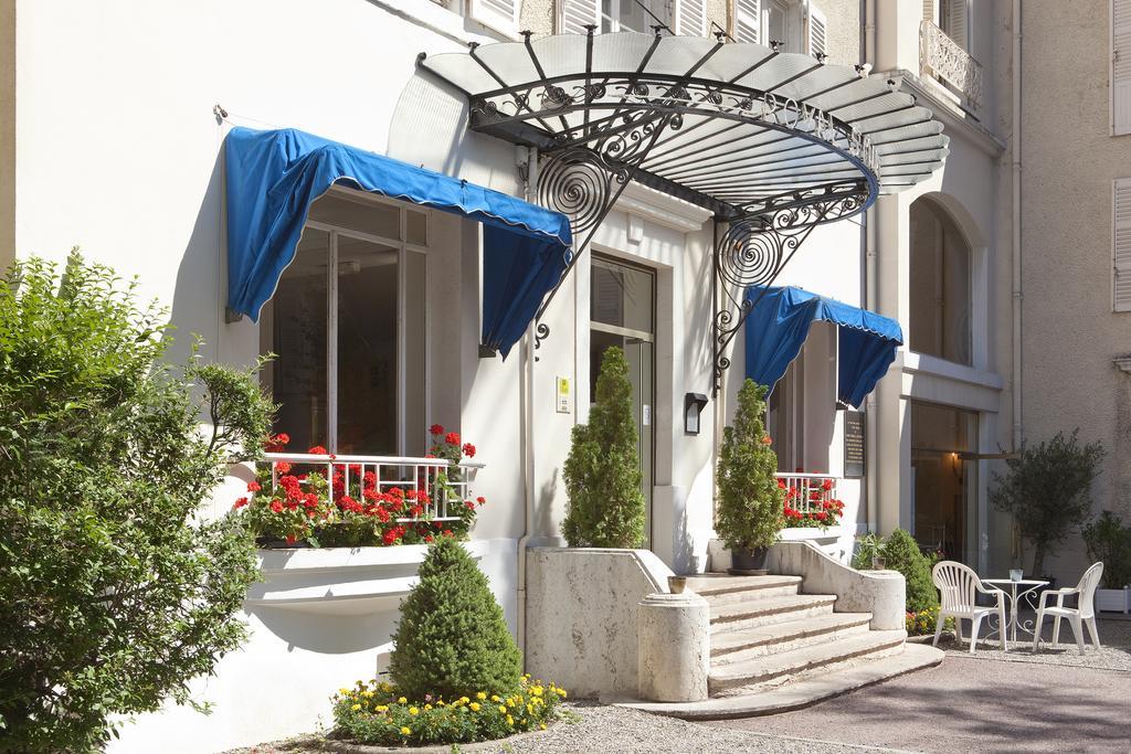 Logis Hotel Royal Saint-Mart Royat Bagian luar foto