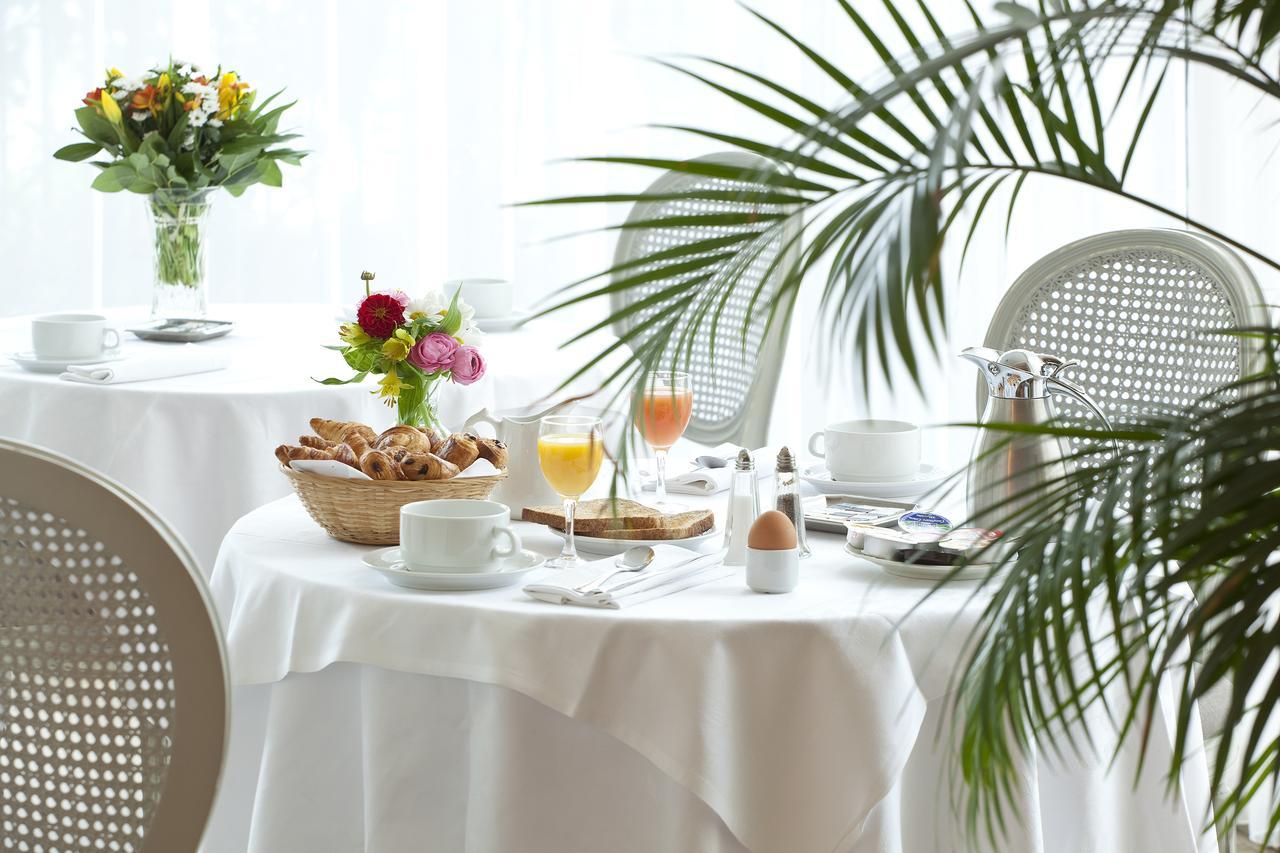 Logis Hotel Royal Saint-Mart Royat Bagian luar foto