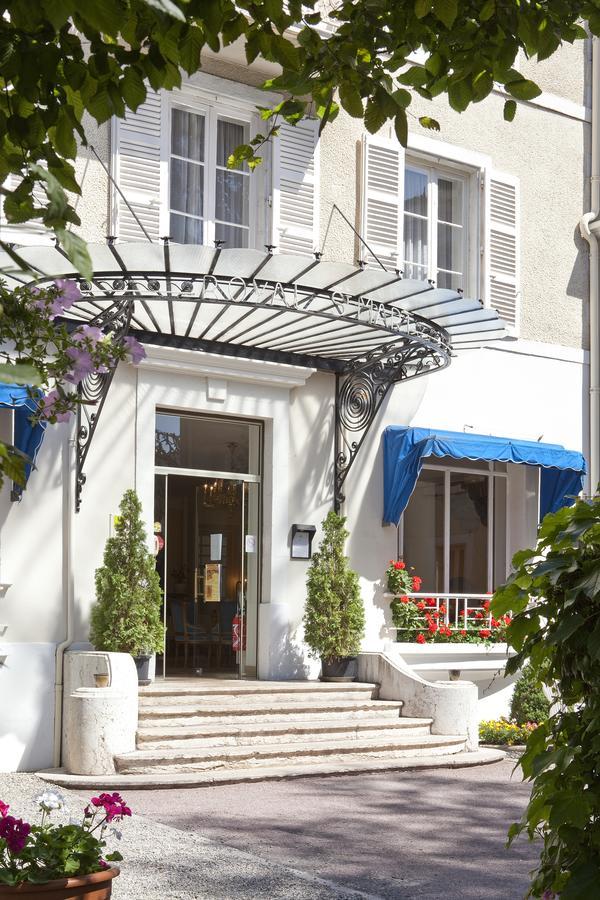 Logis Hotel Royal Saint-Mart Royat Bagian luar foto